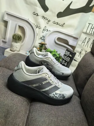 Adidas White Black Knit Mesh Upper Sculpted Midsole Lifestyle Sneakers 9
