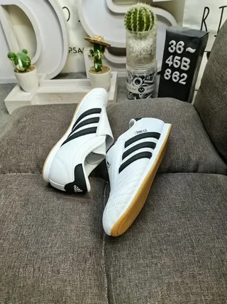 Adidas White Black Low-Top Leather Upper Lifestyle Sneakers 6