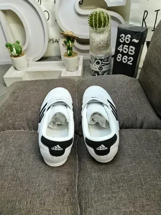Adidas White Black Low-Top Leather Upper Lifestyle Sneakers 8