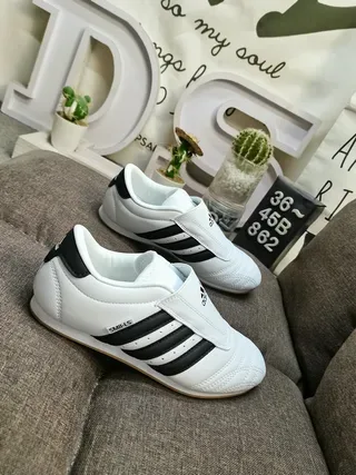 Adidas White Black Low-Top Leather Upper Lifestyle Sneakers 9