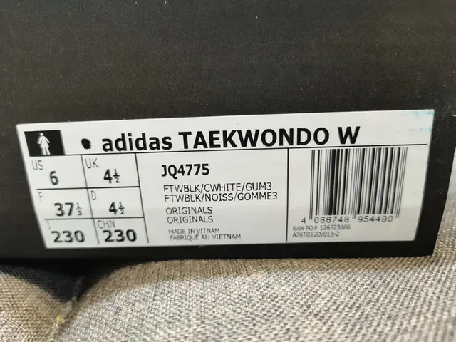 Adidas White Black Low-Top Leather Upper Lifestyle Sneakers 12