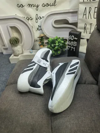 Adidas White Black Low-Top Mesh-and-Synthetic Upper Lifestyle Sneakers 6