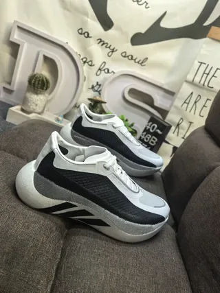 Adidas White Black Low-Top Mesh-and-Synthetic Upper Lifestyle Sneakers 9