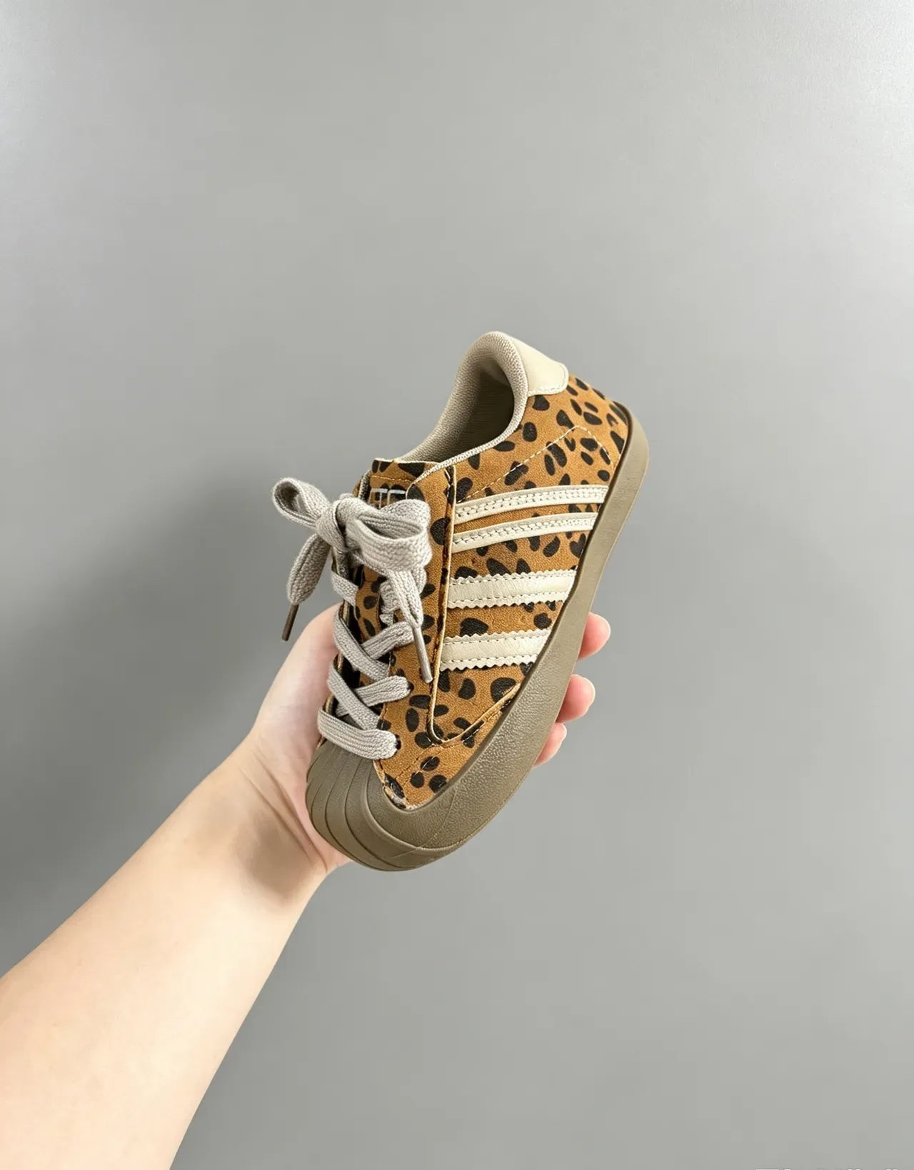 Adidas White Black Low-Top Three-Stripe Side Panel Lifestyle Sneakers 9