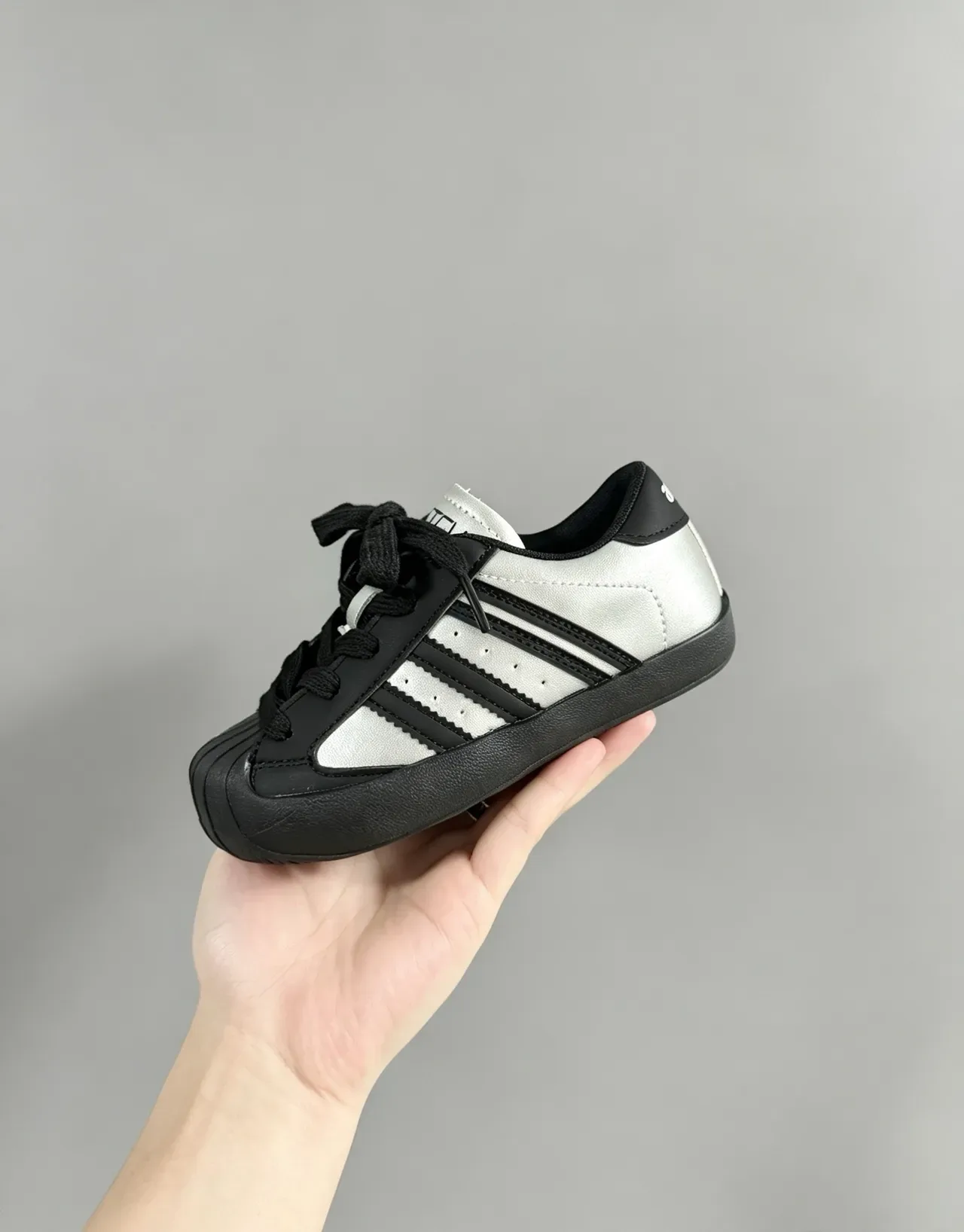 Adidas White Black Low-Top Three-Stripe Side Panel Lifestyle Sneakers 14