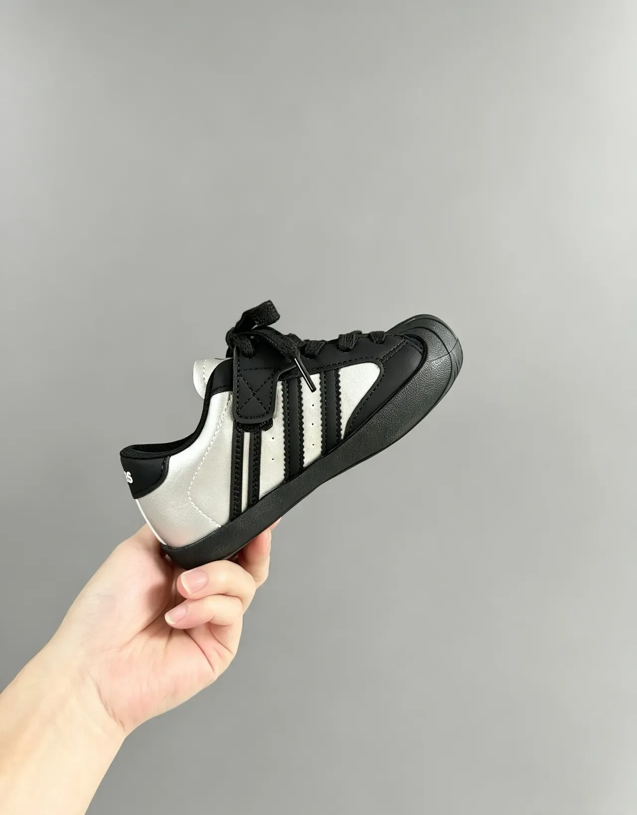 Adidas White Black Low-Top Three-Stripe Side Panel Lifestyle Sneakers 17