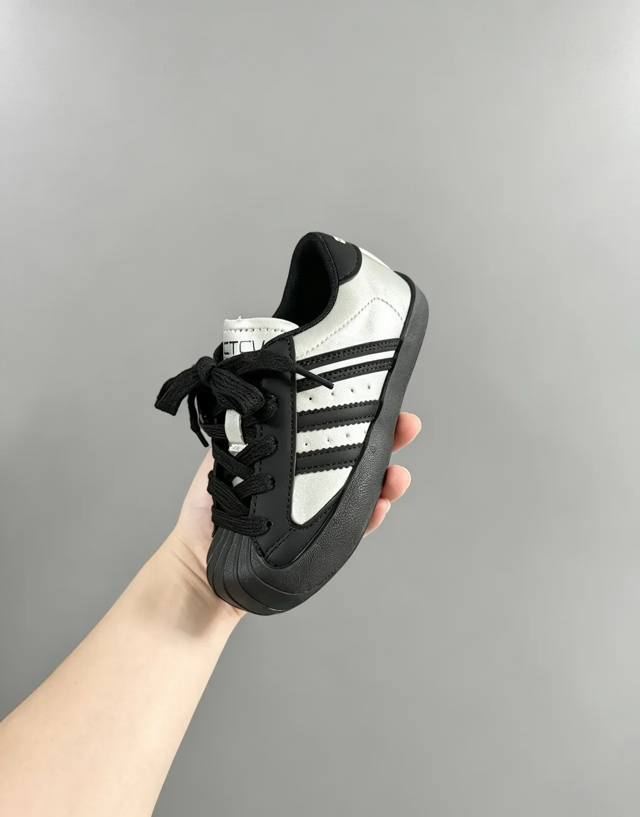 Adidas White Black Low-Top Three-Stripe Side Panel Lifestyle Sneakers 18