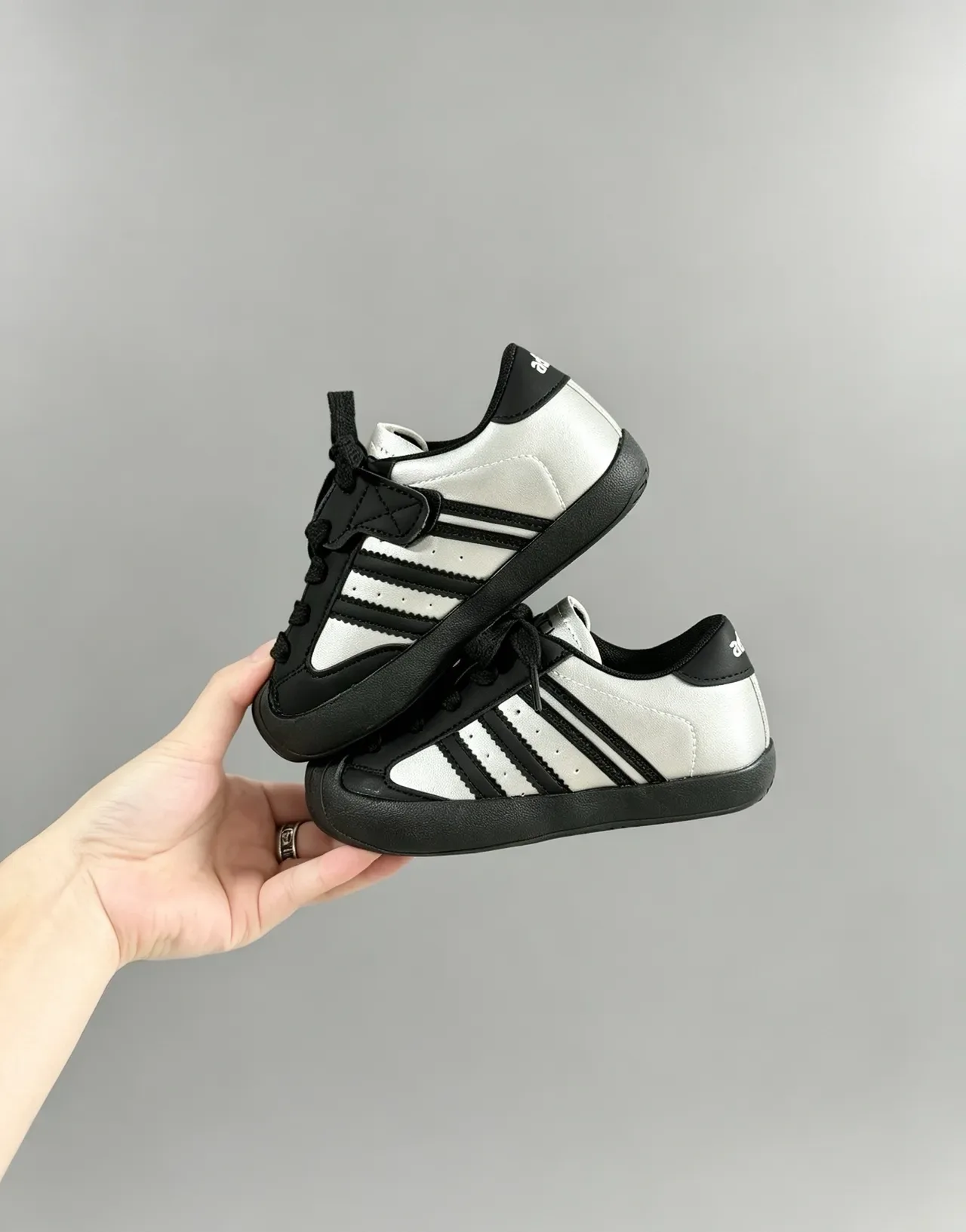 Adidas White Black Low-Top Three-Stripe Side Panel Lifestyle Sneakers 20