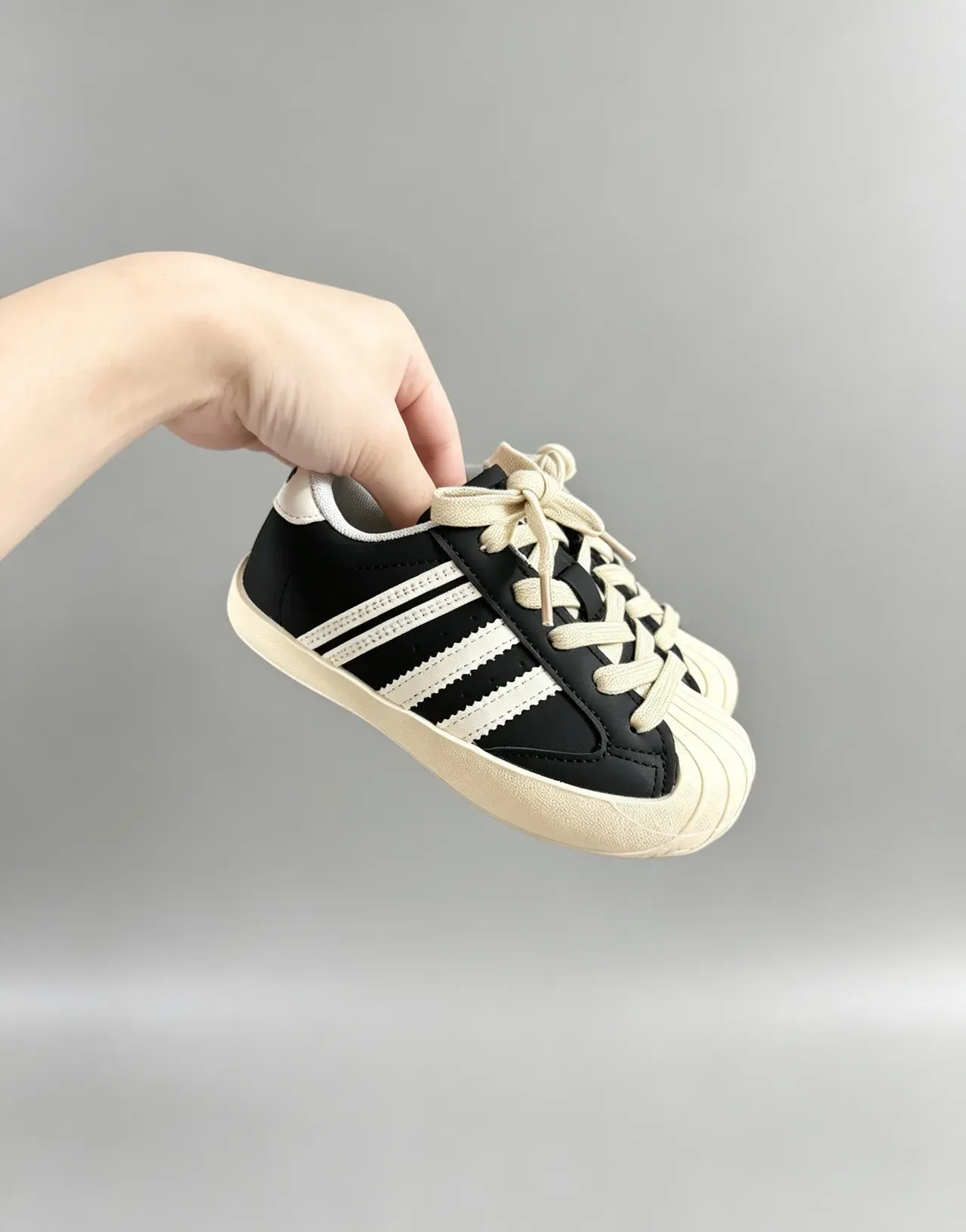 Adidas White Black Low-Top Three-Stripe Side Panel Lifestyle Sneakers 22
