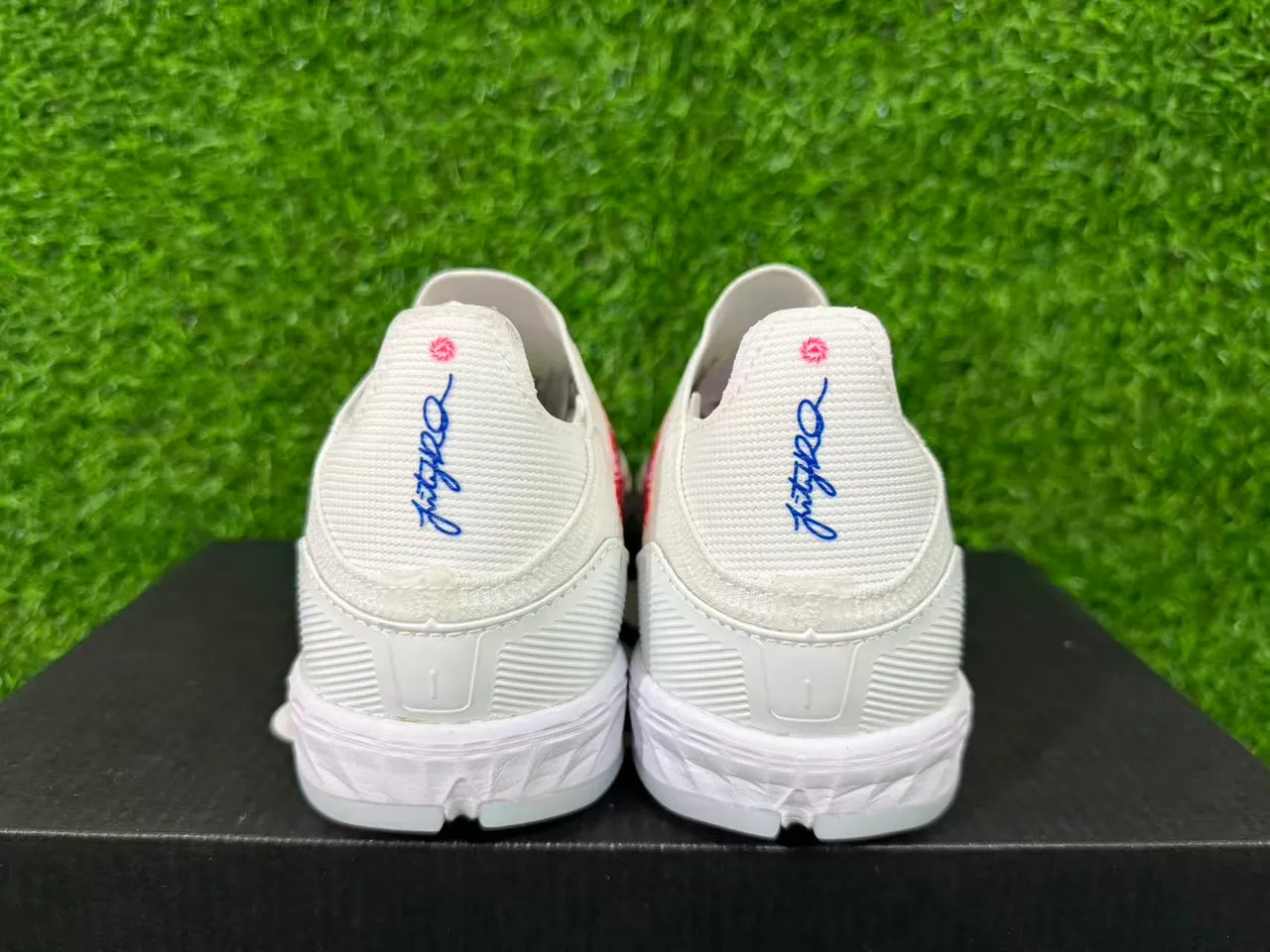 Adidas Chaussures de Football pour Gazon Artificiel avec Col de Chaussette, Tige Sprintweb, Blanc et Bleu 5