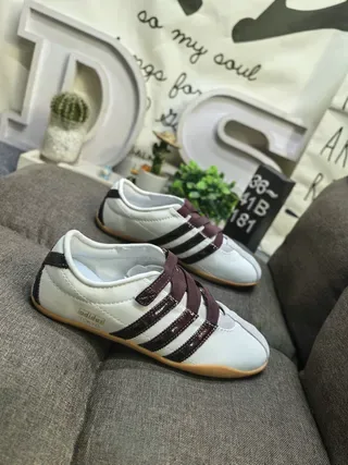 Adidas White Brown Laceless Velcro Strap Closure Lifestyle Sneakers 9