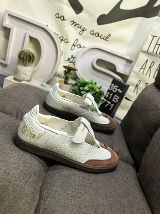 Adidas White Brown Laceless Velcro Strap Perforated 3-Stripe Side Panels Lifestyle Sneakers 9