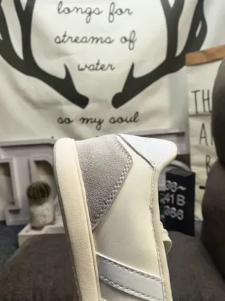Adidas White Gray Low-Top Lace-Up Lifestyle Sneakers 3