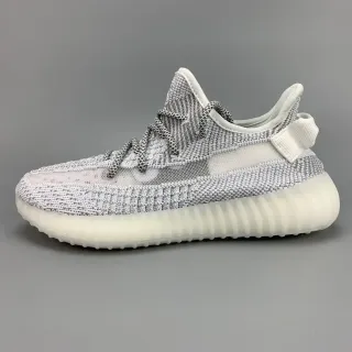एडिडास सफेद भूरा Primeknit ऊपरी भाग रिब्ड Boost मिडसोल लाइफस्टाइल स्नीकर्स