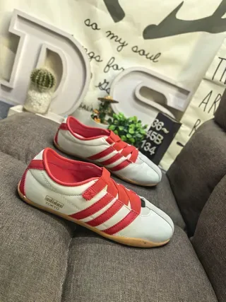 Adidas White Red Laceless Velcro Strap Lifestyle Sneakers 9