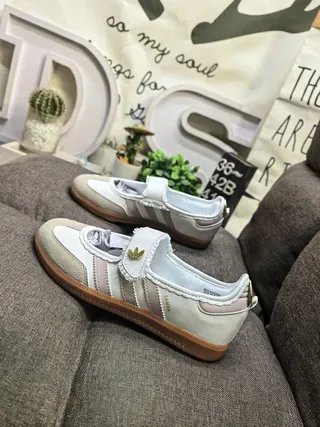 Adidas White Red Laceless Velcro Strap Three Stripes Lifestyle Sneakers 7