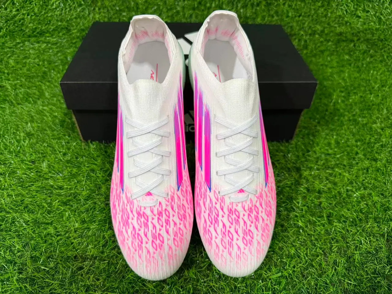 Adidas X Speedflow F50 সাদা গোলাপি হোলোগ্রাফিক ফার্ম গ্রাউন্ড ফুটবল জুতো 5