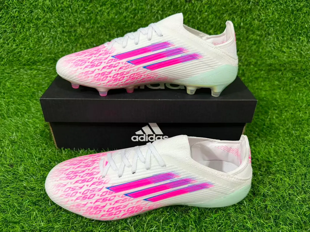 Adidas X Speedflow F50 সাদা গোলাপি হোলোগ্রাফিক ফার্ম গ্রাউন্ড ফুটবল জুতো 7