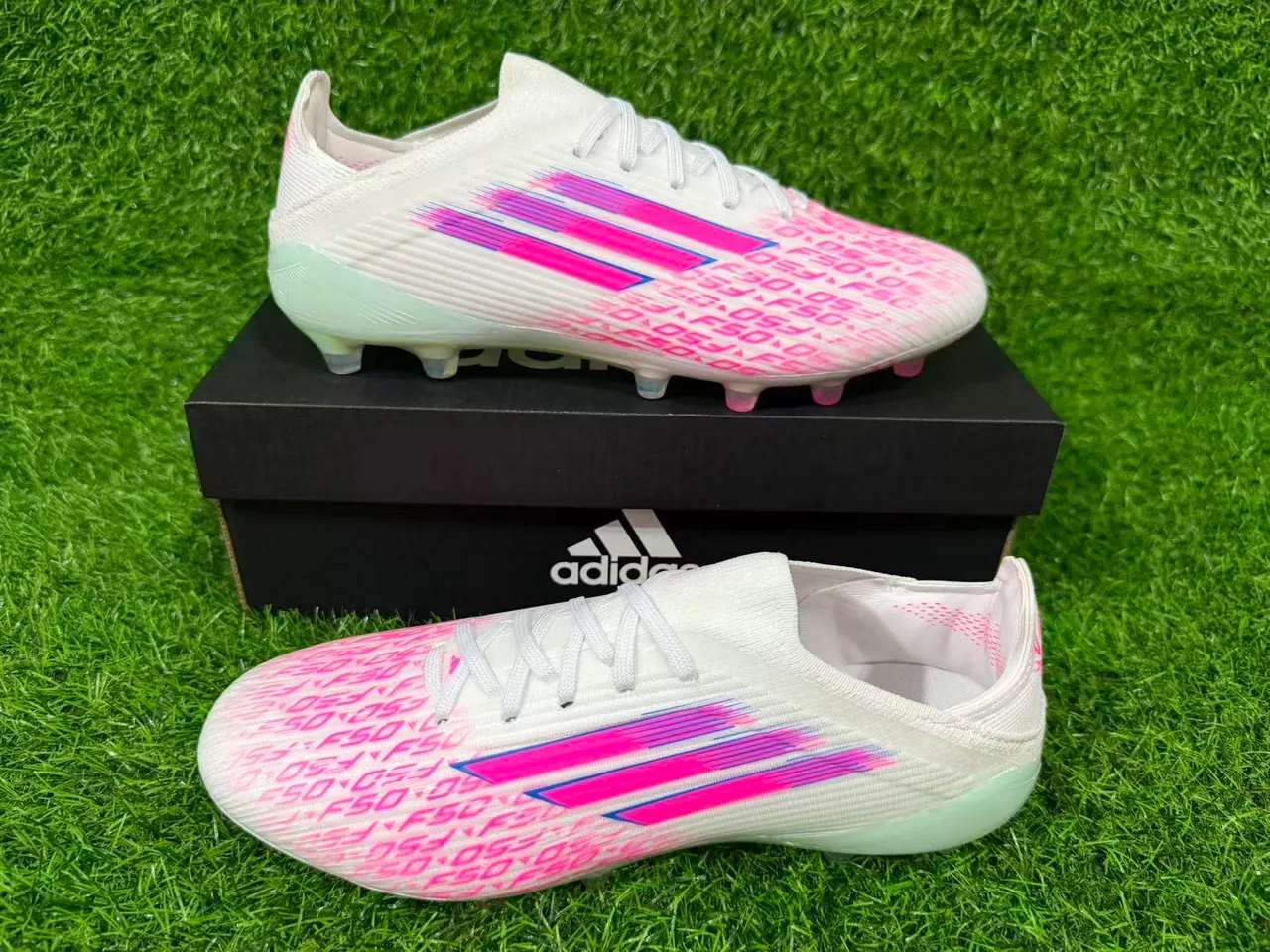 Adidas X Speedflow F50 সাদা গোলাপি হোলোগ্রাফিক ফার্ম গ্রাউন্ড ফুটবল জুতো 8
