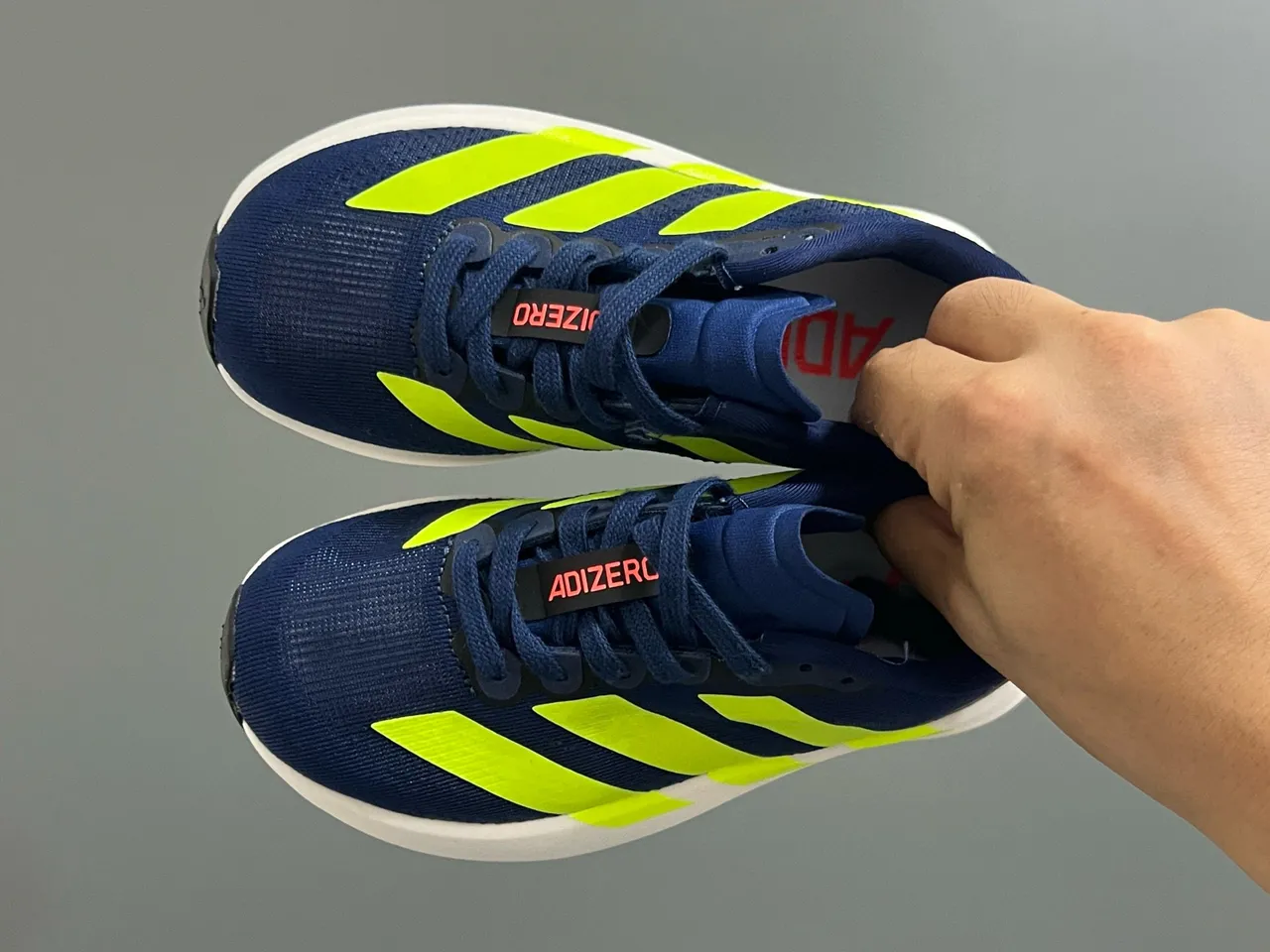 Adidas Zapatillas de correr amarillo negro low-top con upper de knit 11