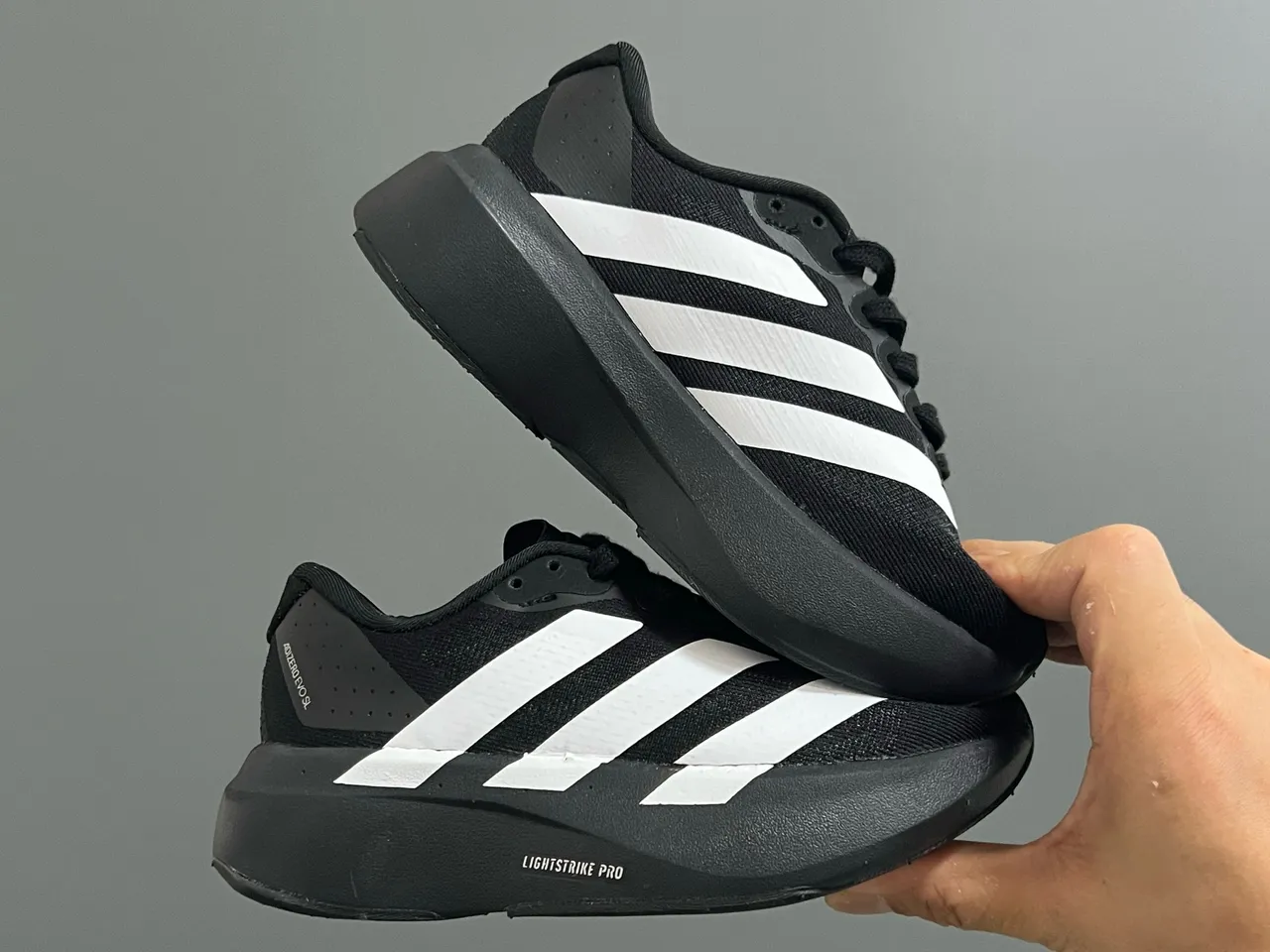 Adidas Zapatillas de correr amarillo negro low-top con upper de knit 12