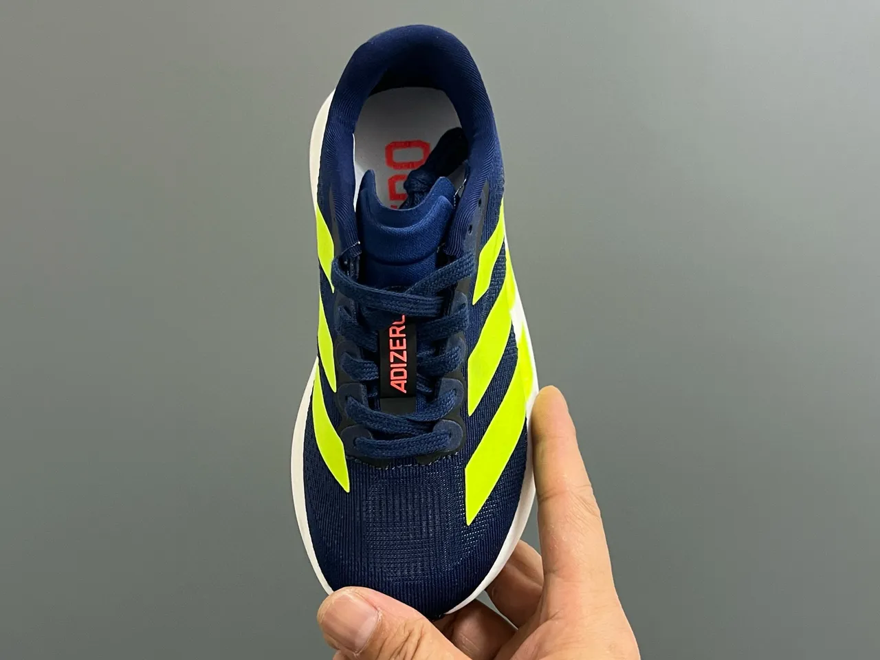 Adidas Zapatillas de correr amarillo negro low-top con upper de knit 20