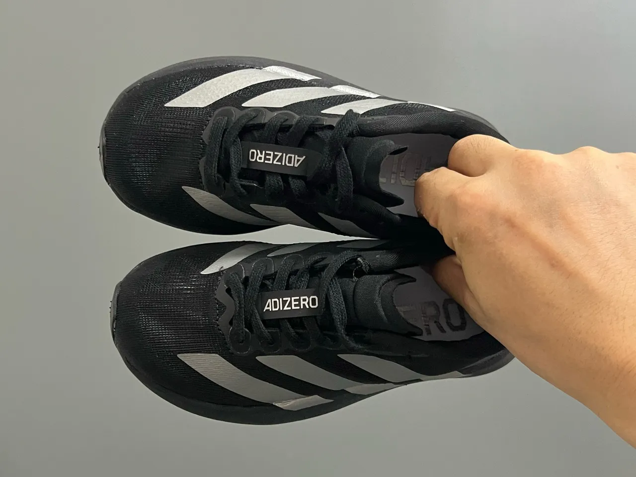 Adidas Zapatillas de correr amarillo negro low-top con upper de knit 22