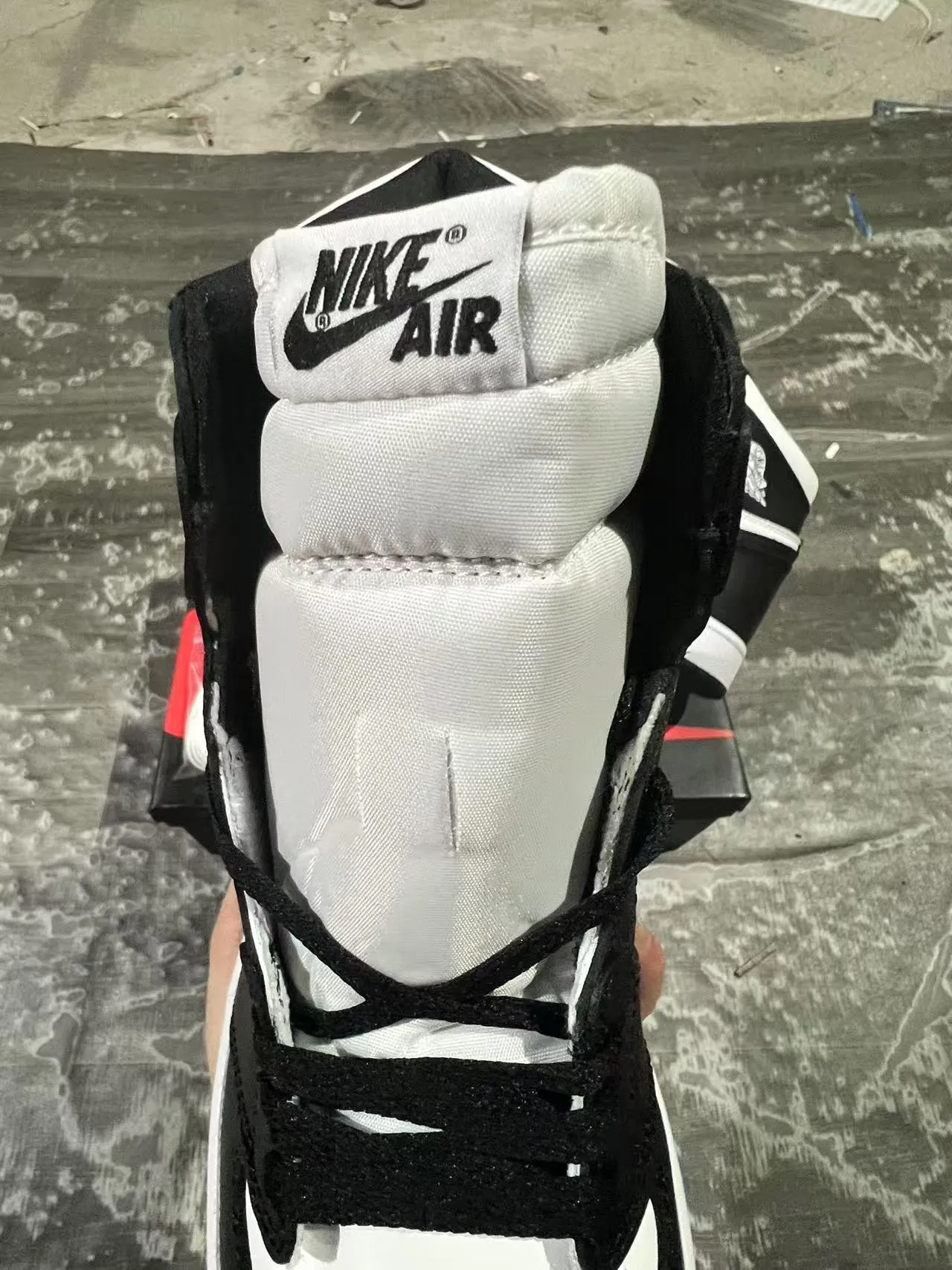 Air Jordan 1 Black and White Leather High-Top Basketball Shoes 4