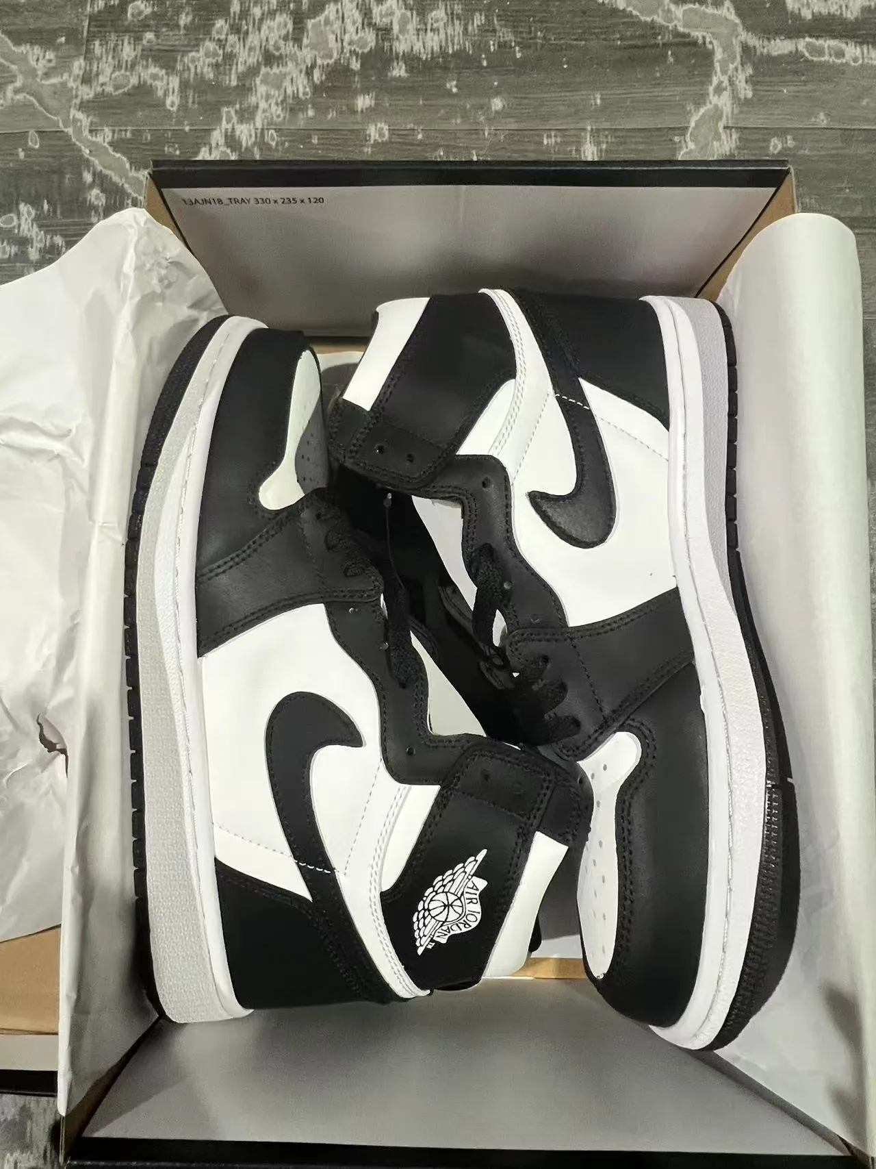 Air Jordan 1 Black and White Leather High-Top Basketball Shoes 9