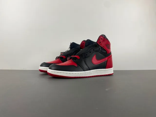 Air Jordan 1 Black Red White Basketball Shoes 11