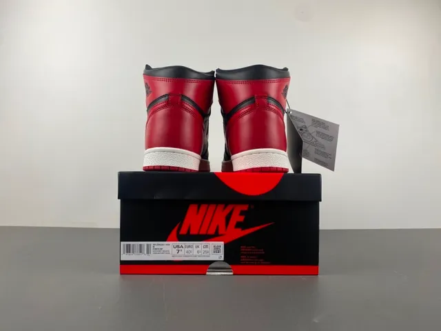 Air Jordan 1 Black Red White Basketball Shoes 18