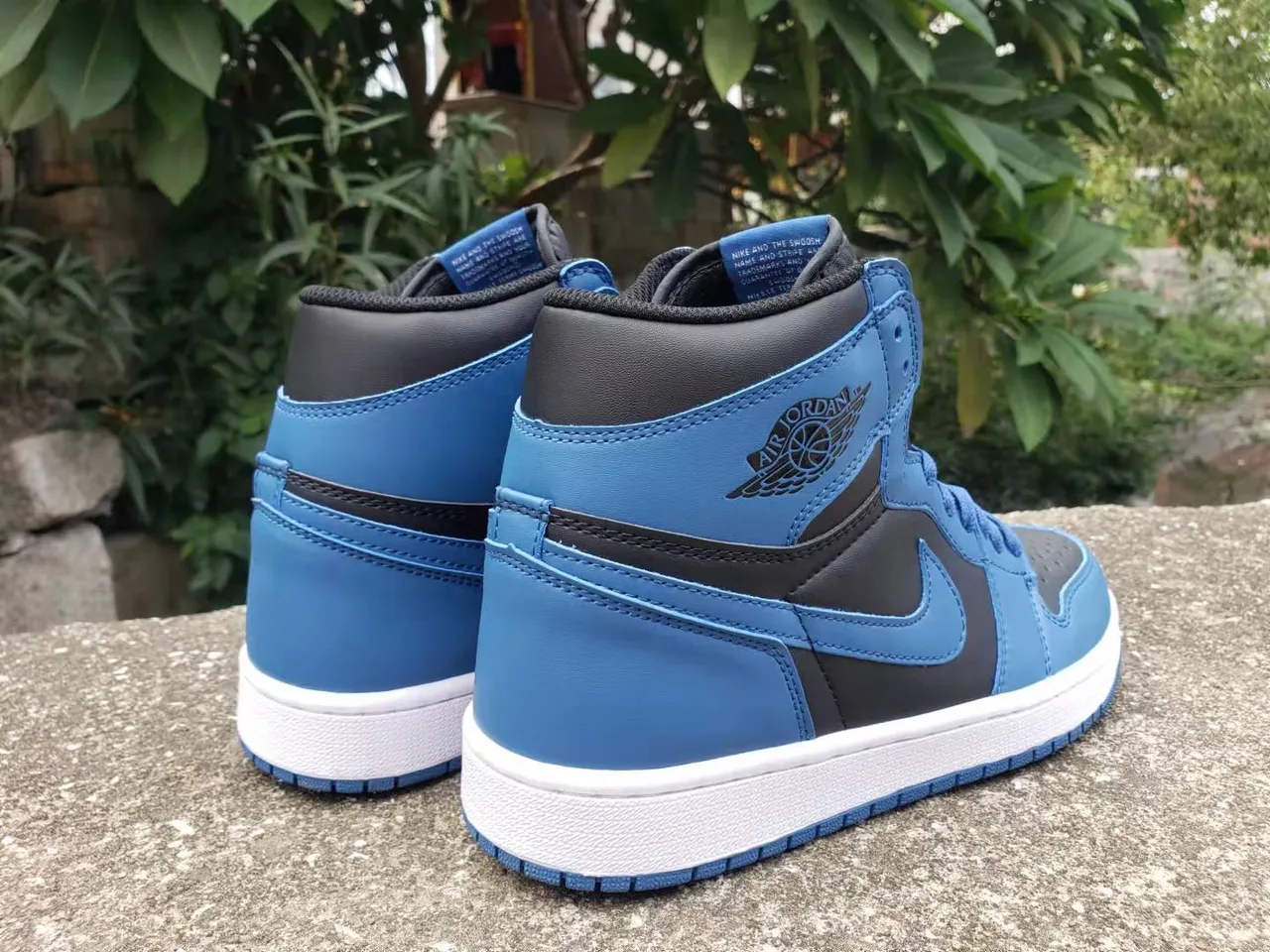 Air Jordan 1 Blue Black High-Top Leather-and-Synthetic Upper Basketball Shoes 2