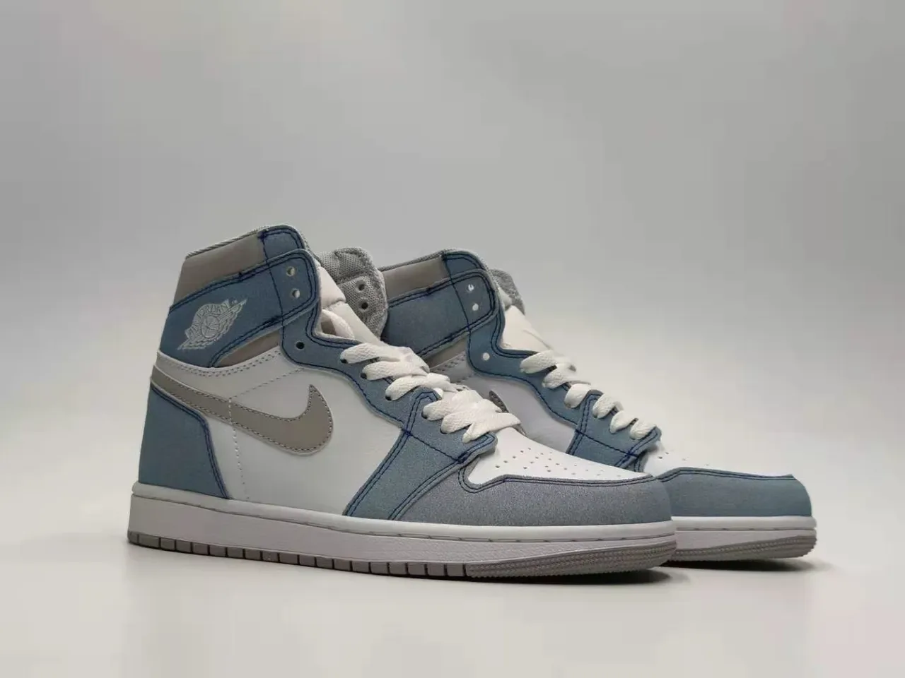 Air Jordan 1 Chaussures de Basketball Texturées en Denim Bleu Blanc Gris 3