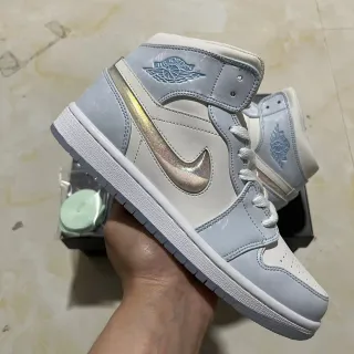 Air Jordan 1 High Light Gray Iridescent Swoosh Basketball Shoes
