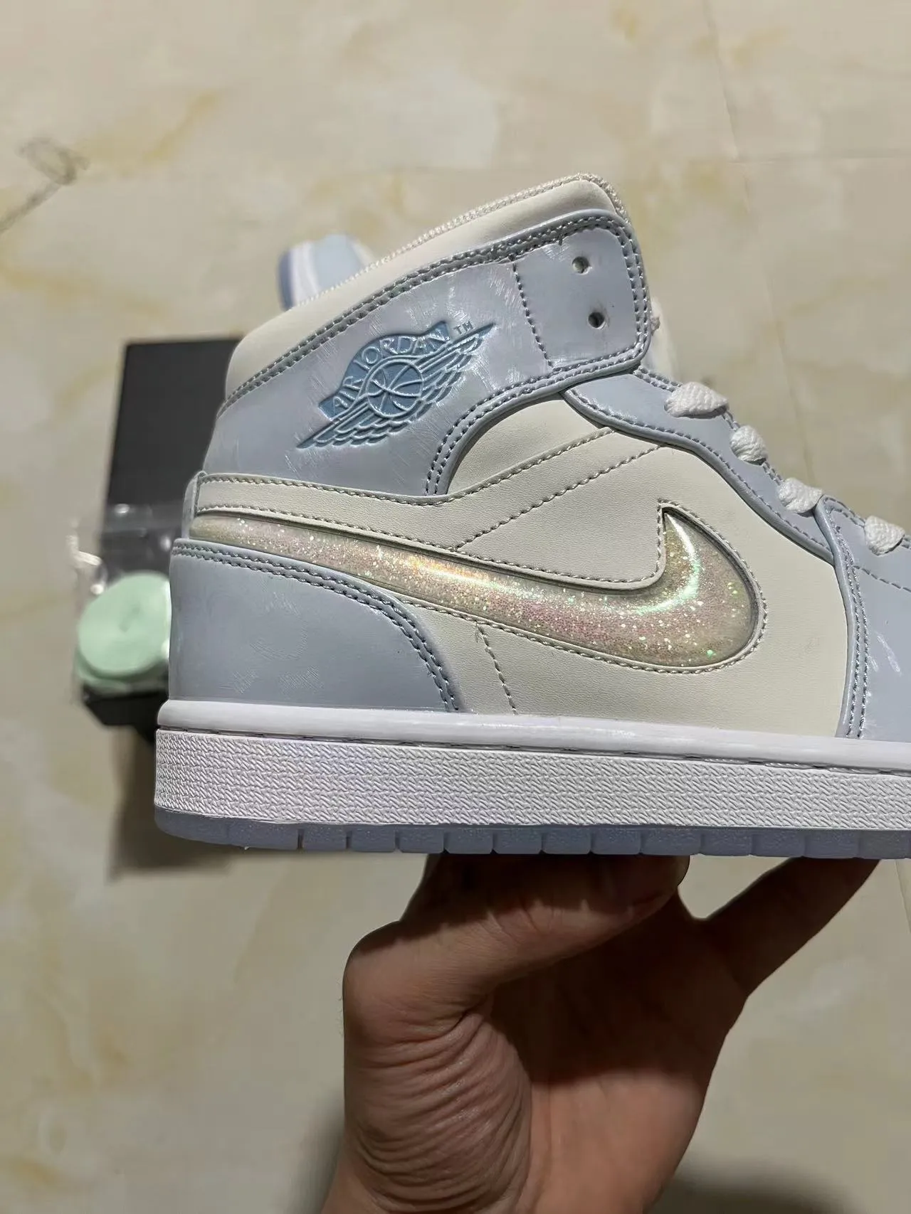 Air Jordan 1 High Light Gray Iridescent Swoosh Basketball Shoes 7