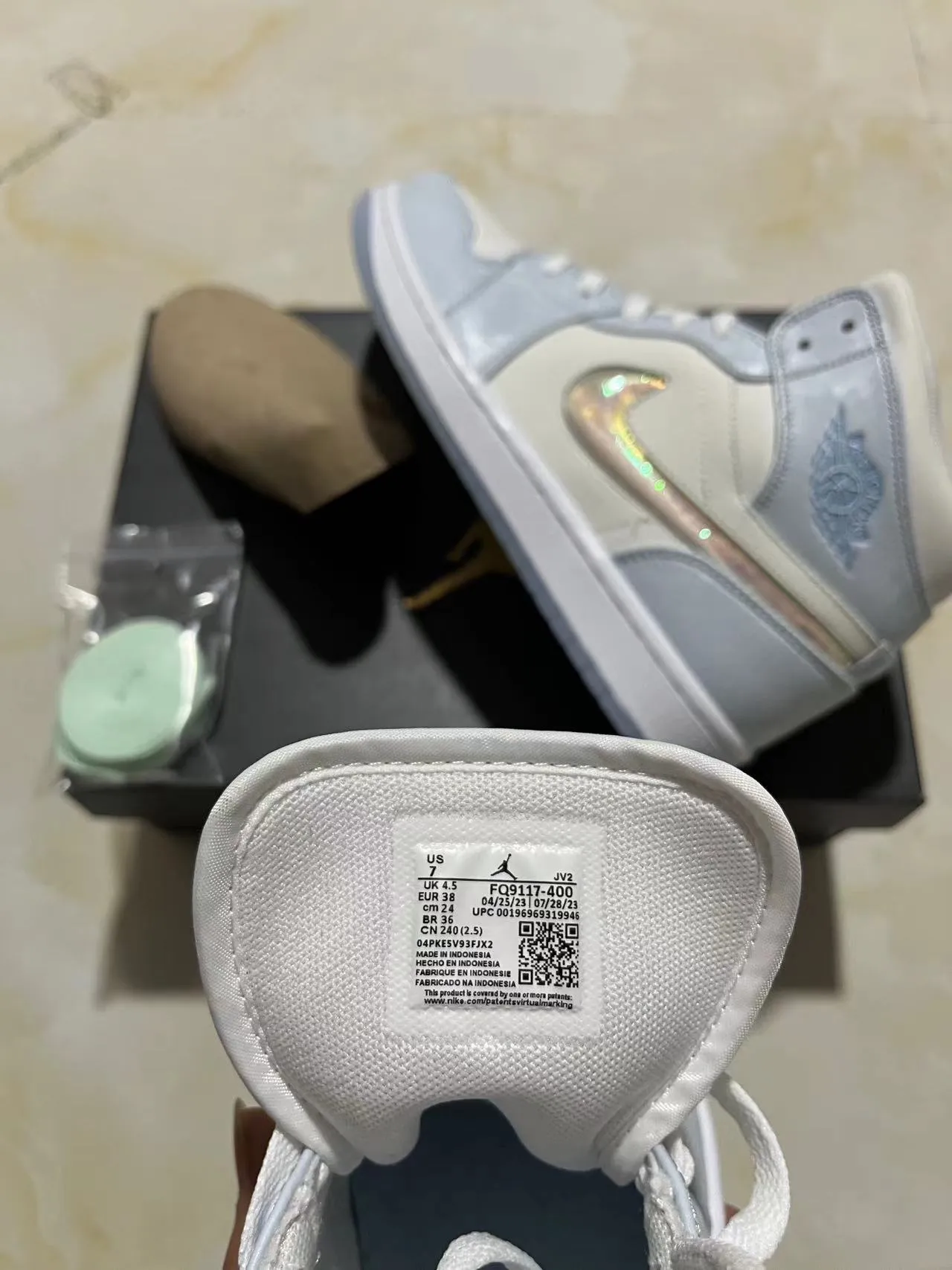 Air Jordan 1 High Light Gray Iridescent Swoosh Basketball Shoes 8