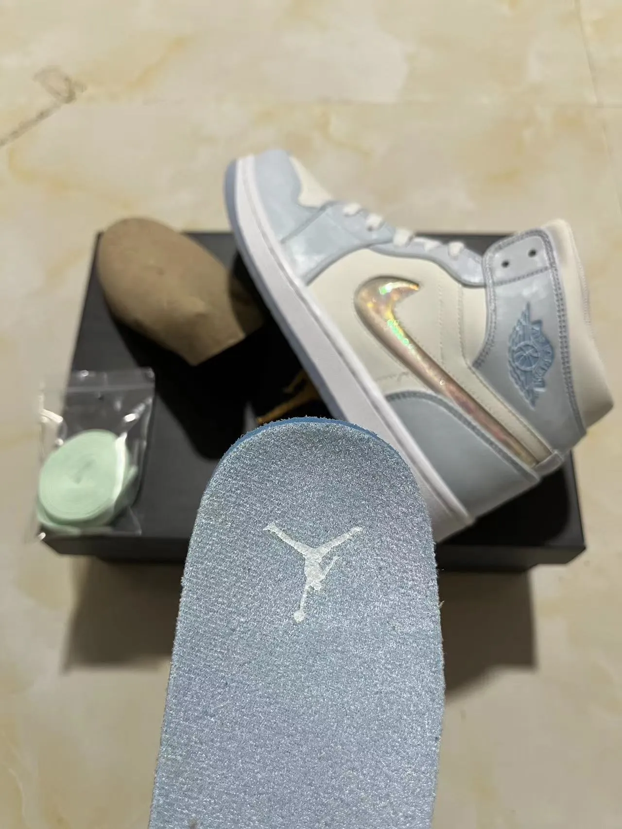 Air Jordan 1 High Light Gray Iridescent Swoosh Basketball Shoes 9