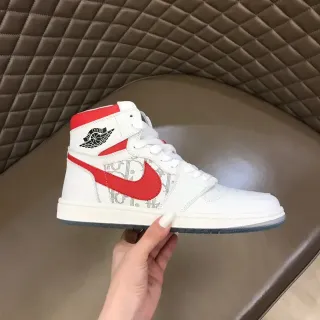 Air Jordan 1 High 红白篮球鞋