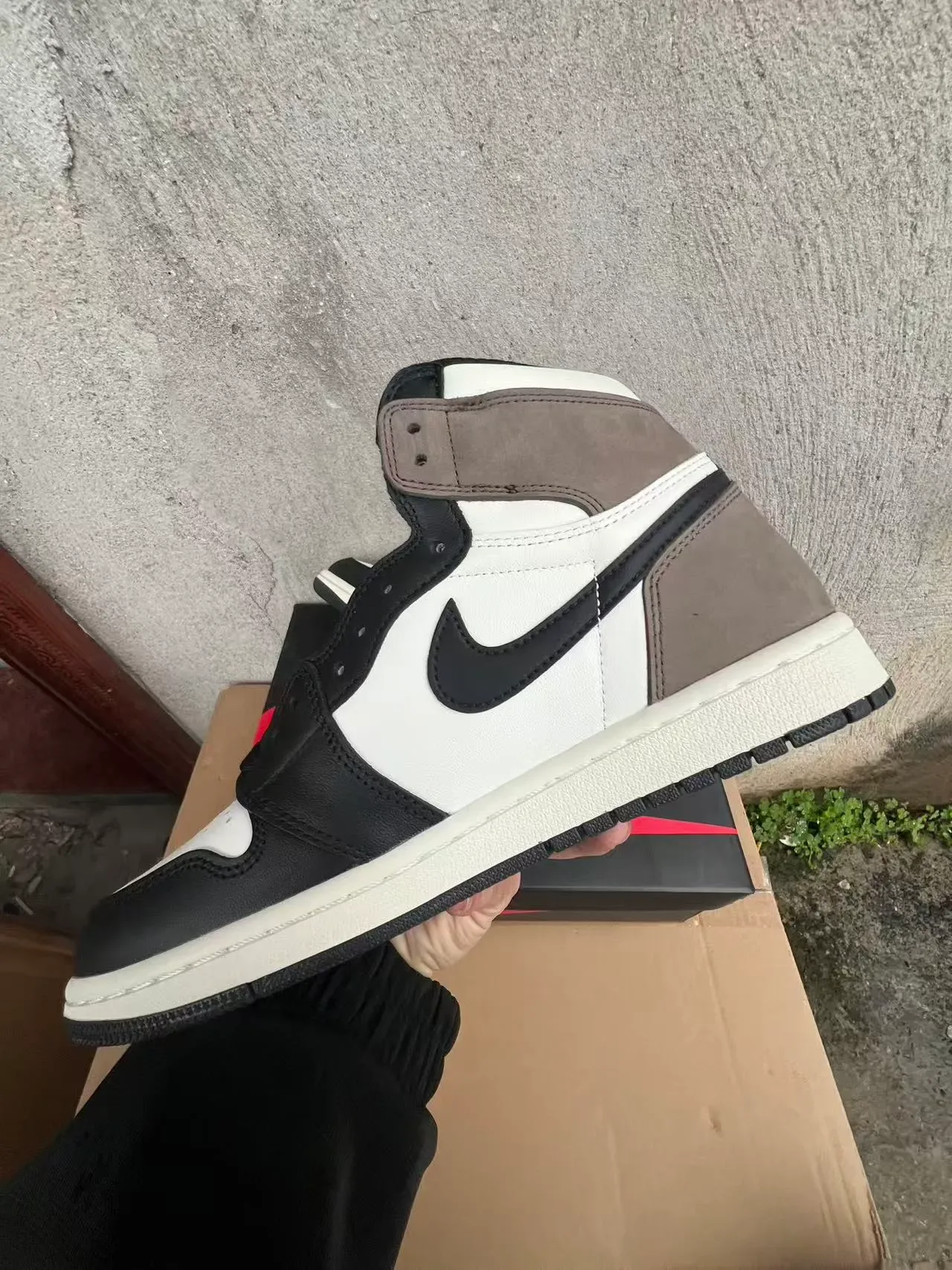 Air Jordan 1 Chaussures de Basketball Hautes Cuir-Suede Panelées 5