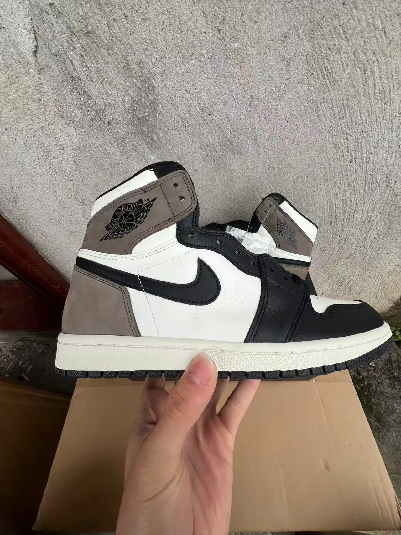 Air Jordan 1 Chaussures de Basketball Hautes Cuir-Suede Panelées 7