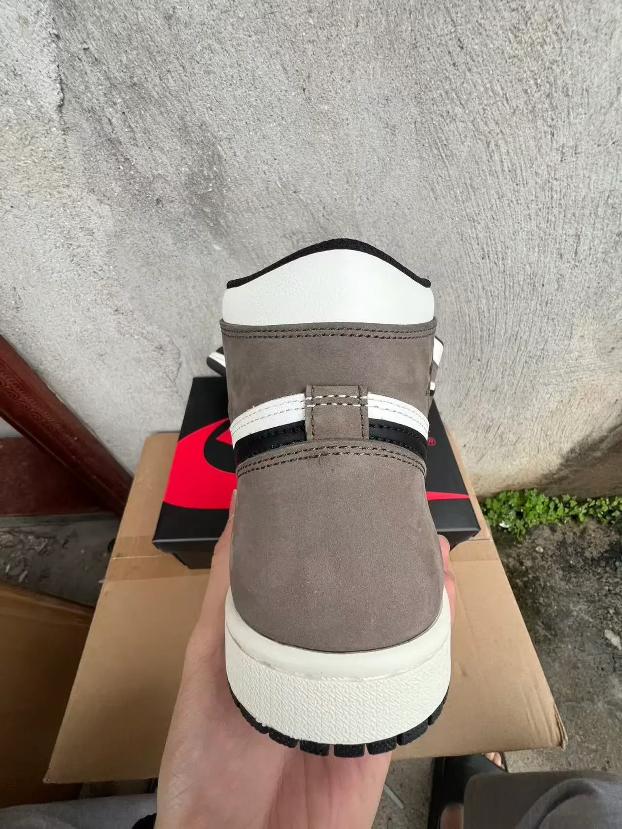 Air Jordan 1 Chaussures de Basketball Hautes Cuir-Suede Panelées 8