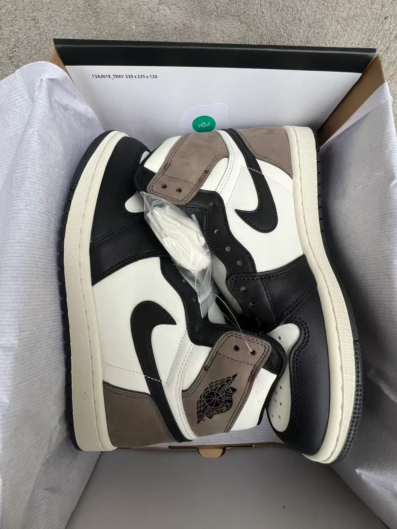 Air Jordan 1 Chaussures de Basketball Hautes Cuir-Suede Panelées 9