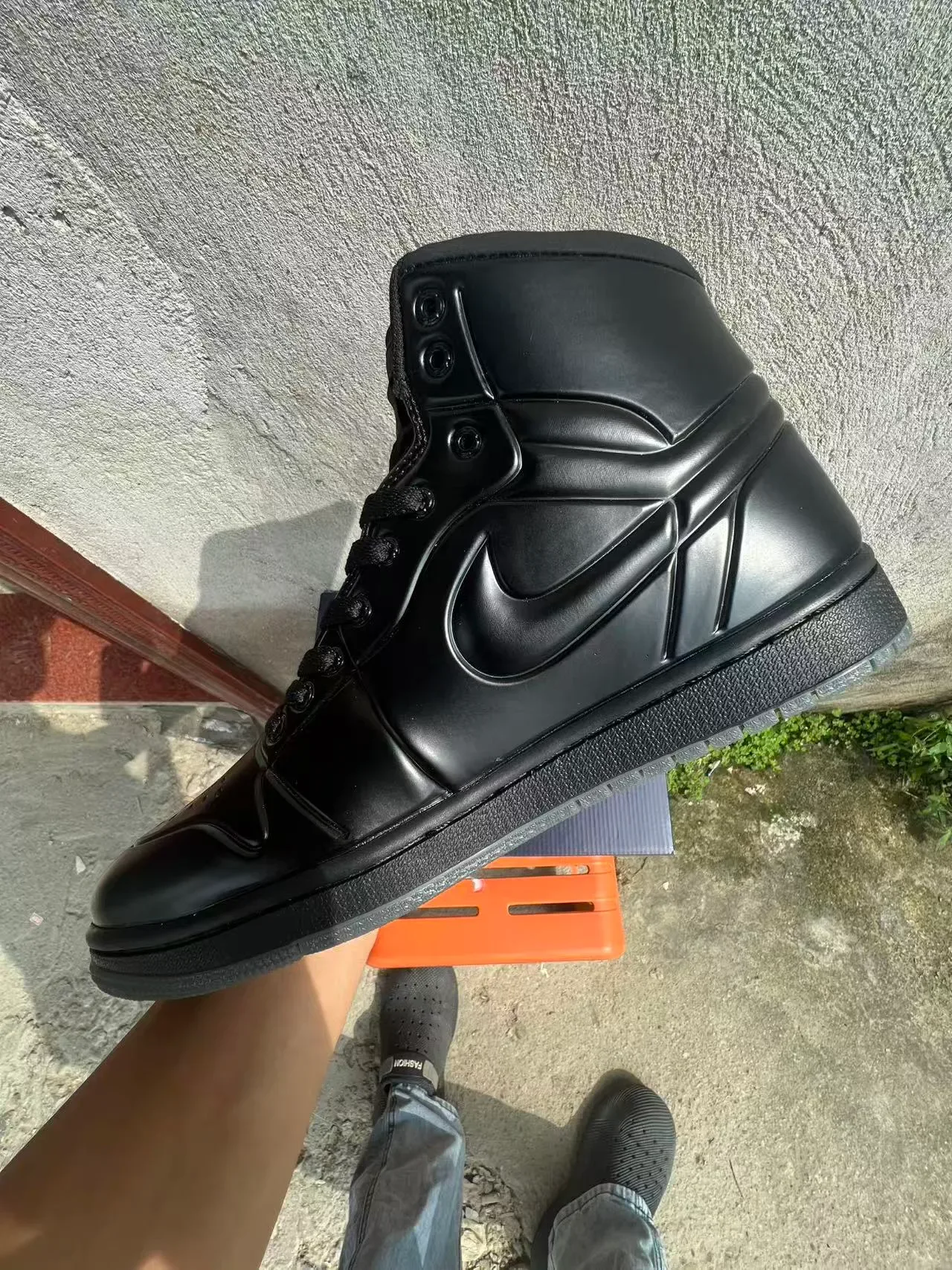 Air Jordan 1 मोनोक्रोम काले हाई-टॉप बास्केटबॉल जूते 5