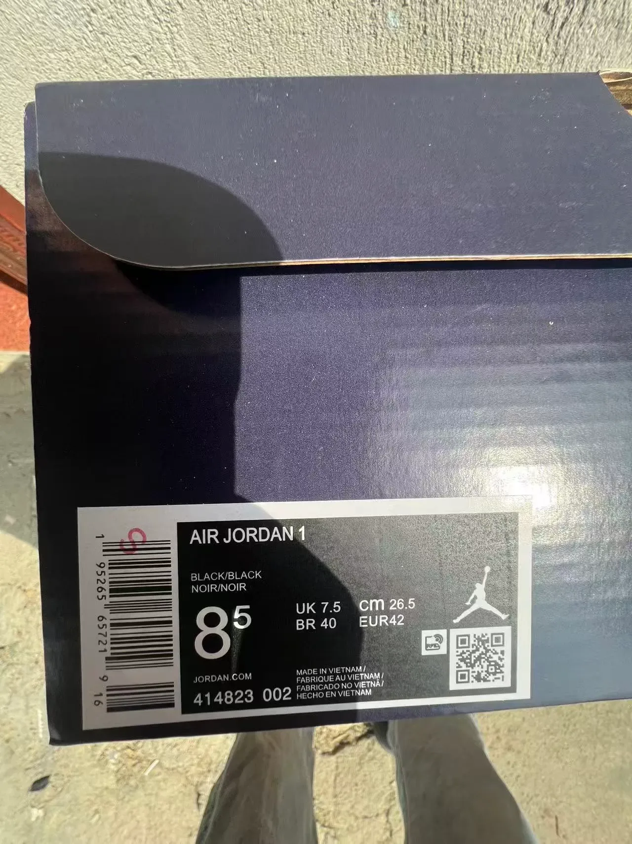 Air Jordan 1 मोनोक्रोम काले हाई-टॉप बास्केटबॉल जूते 10