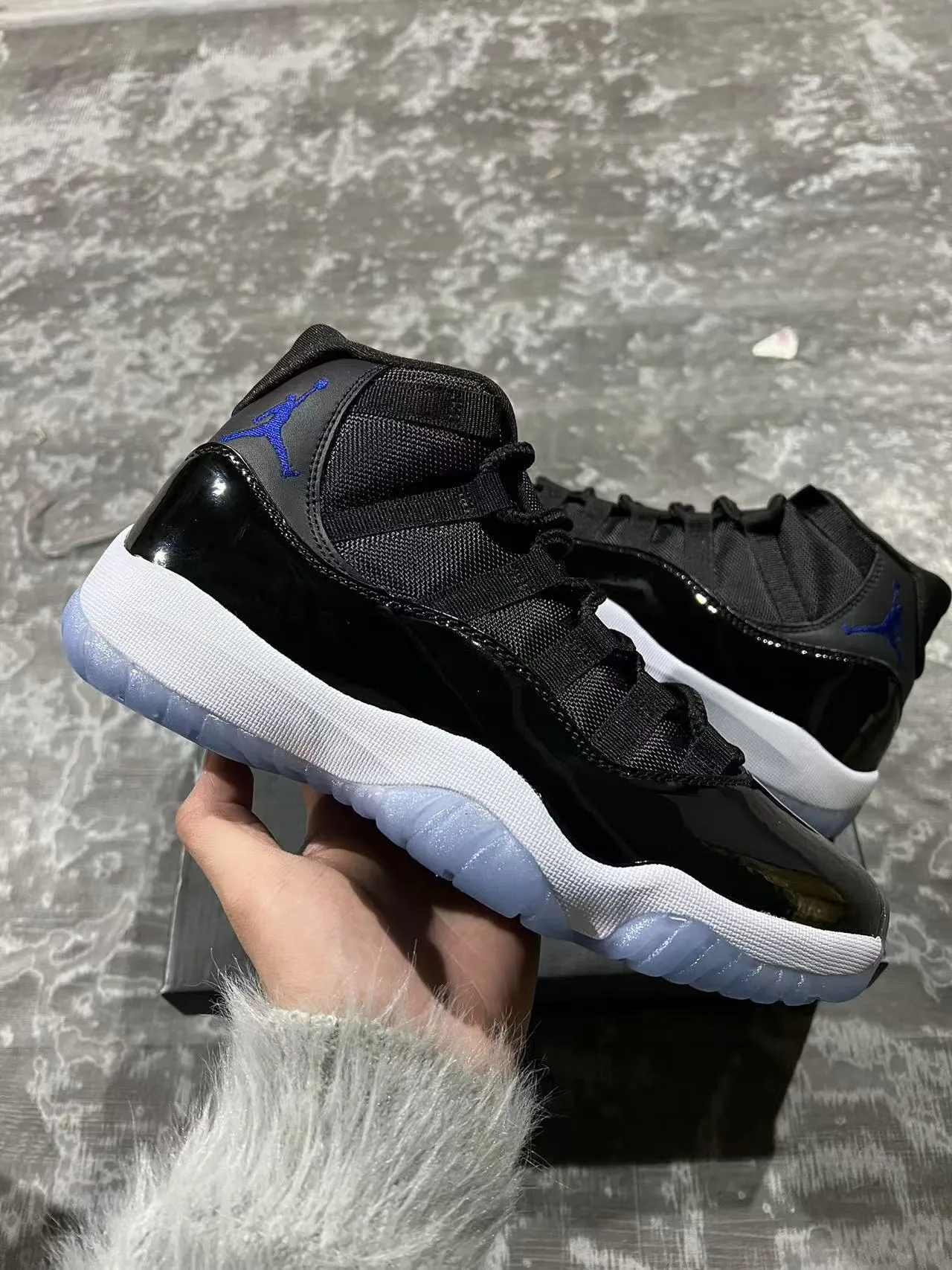 Air Jordan 11 Black Concord Basketball Shoes 1