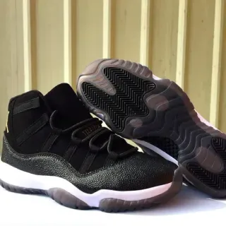 Air Jordan 11 黑金 专利皮革 篮球鞋