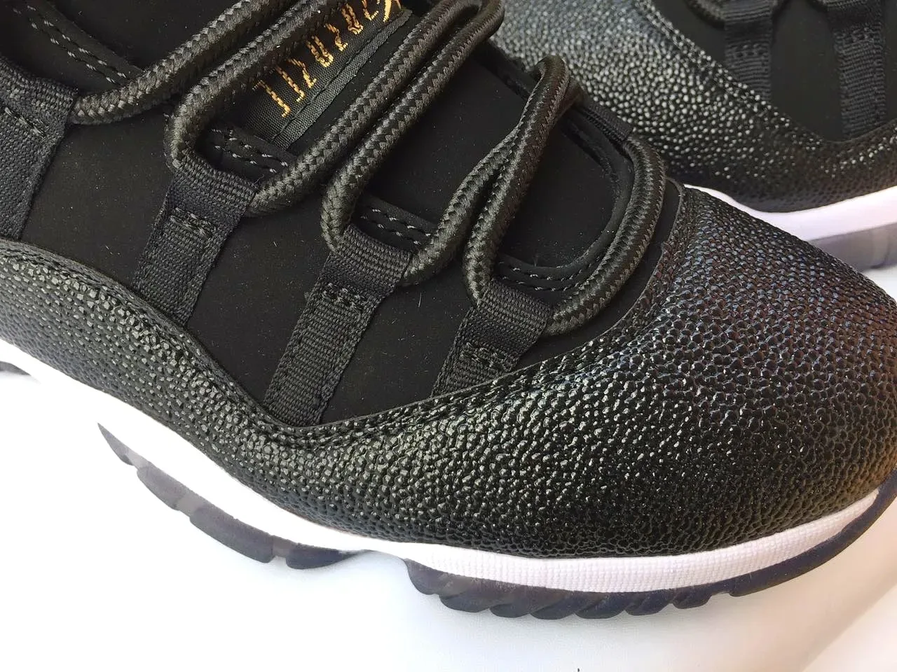 Air Jordan 11 Noir Or Cuir Patenté Chaussures de Basketball 2