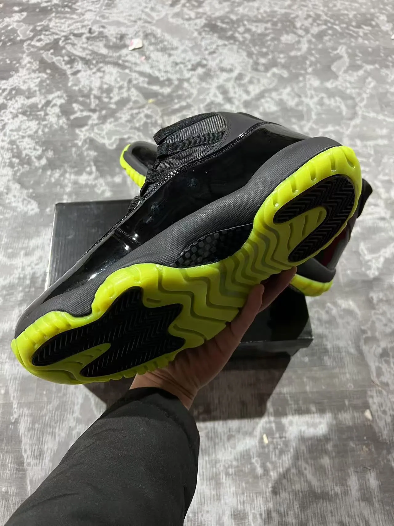 Air Jordan 11 Black Volt Basketball Shoes 6