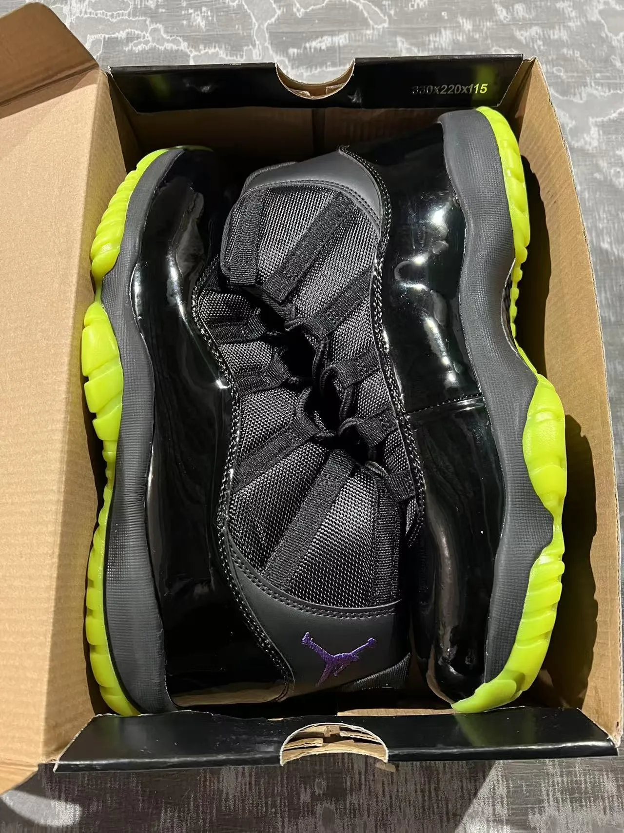 Air Jordan 11 Black Volt Basketball Shoes 9