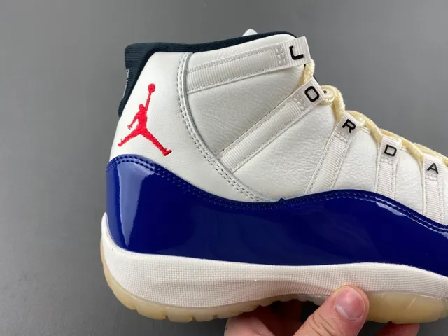 Air Jordan 11 Royal Blue and White Patent Leather Basketball Shoes 3